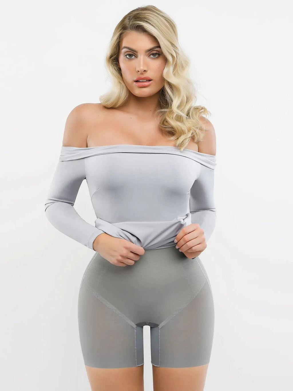 Rochie mini modelatoare cu mânecă lungă