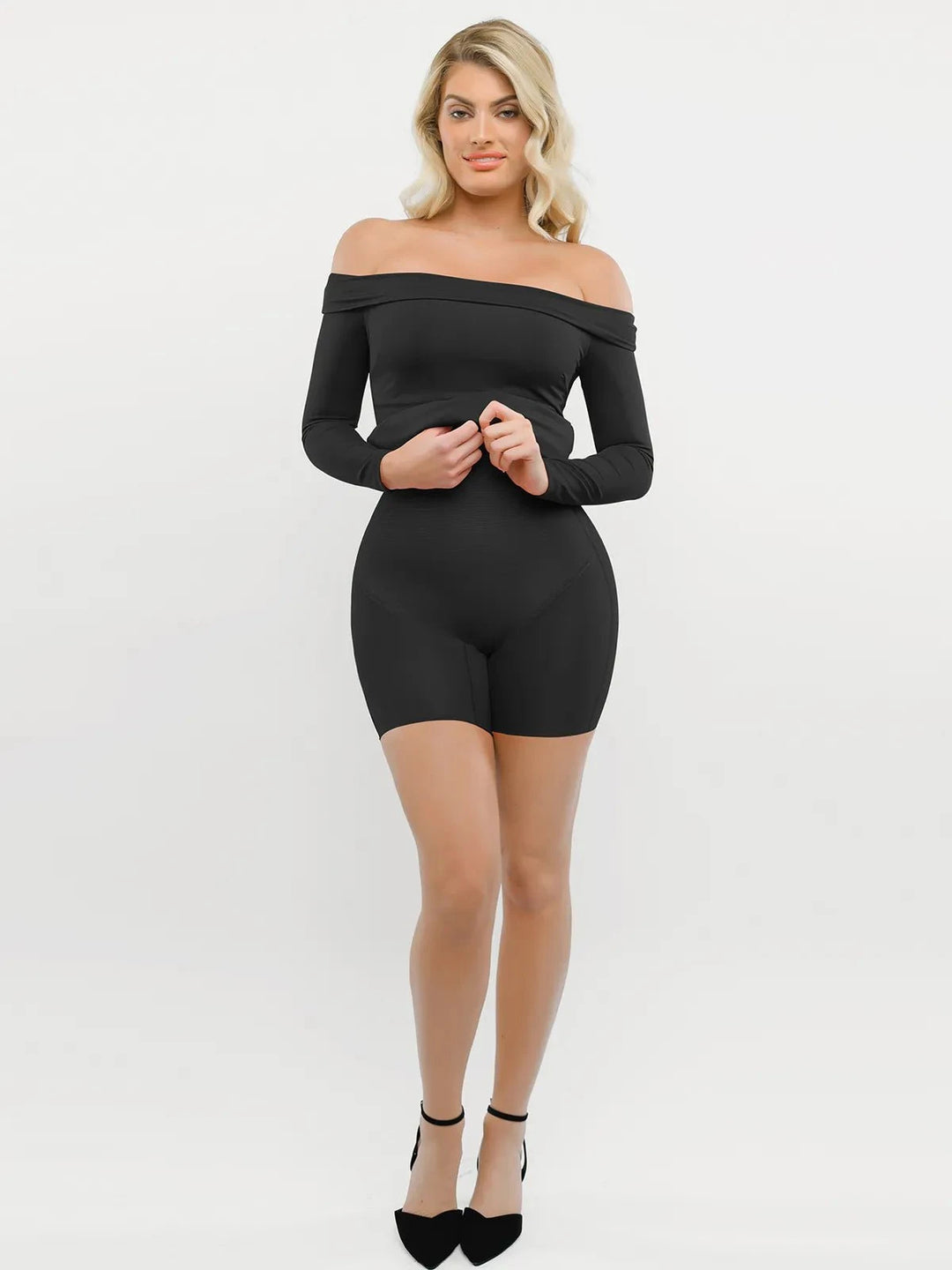 Rochie mini modelatoare cu mânecă lungă